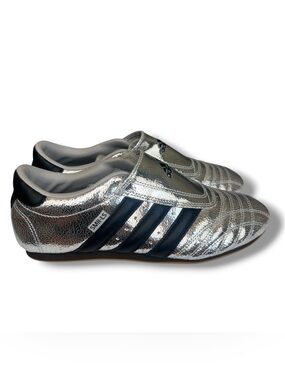 women’s metallic adidas